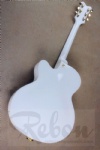 Hollowbody electric guitar